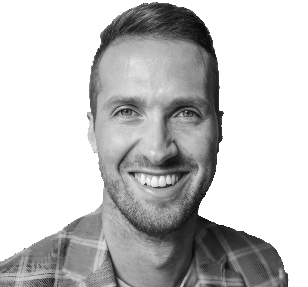 Portrait de Martin Savard, courtier immobilier résidentiel et commercial en Estrie, spécialisé dans la vente de terrains et propriétés.