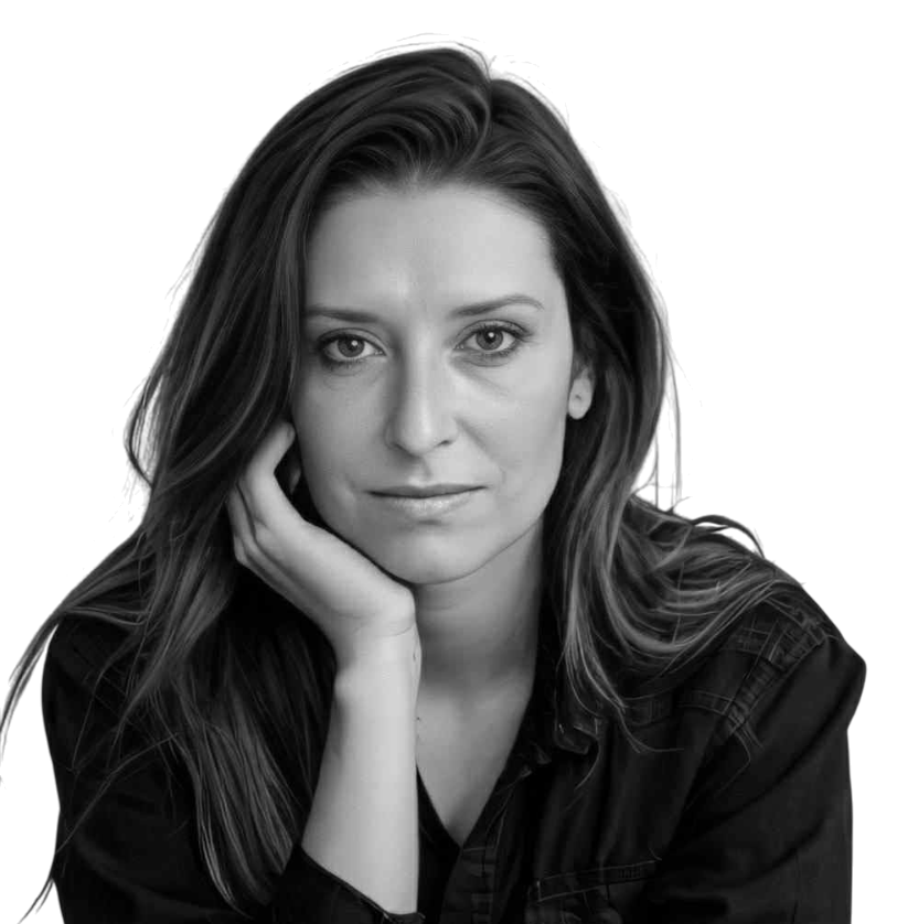 Portrait de Karine Cisnal, directrice des opérations chez Terr.ca, experte en gestion immobilière et coordination des ventes de terrains en Estrie.